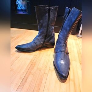 Fidji Grey western style boots